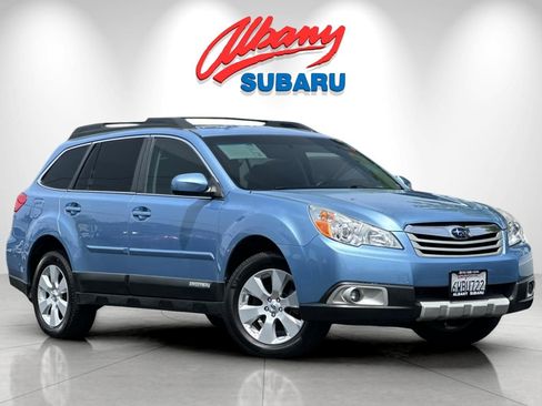 Used 2012 Subaru Outback 2.5i Limited AWD/4WD image 2