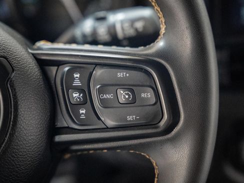 Used 2024 Jeep Wrangler Unlimited w/ Convenience Group AWD/4WD image 34