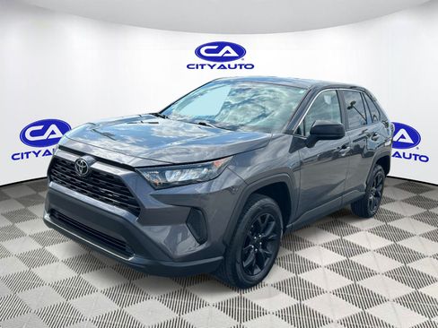 Used 2022 Toyota RAV4 LE AWD/4WD image 8