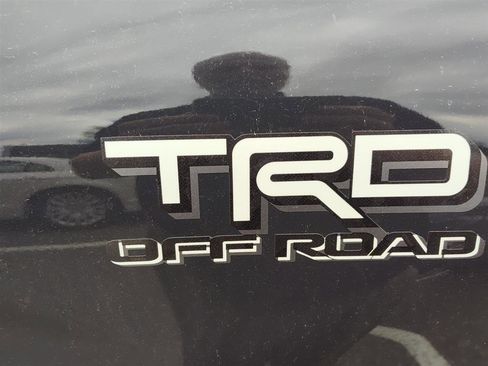 Used 2024 Toyota Tacoma TRD Off-Road image 7