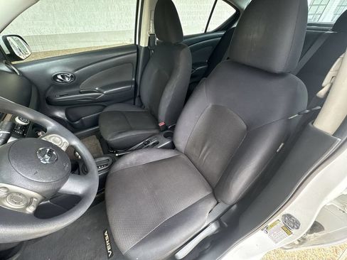 Used 2013 Nissan Versa FWD image 17