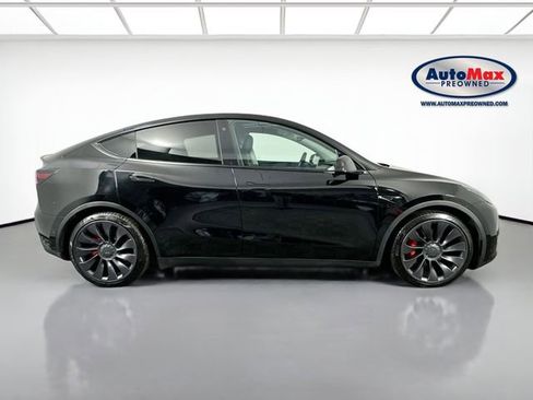 Used 2022 Tesla Model Y Performance image 10