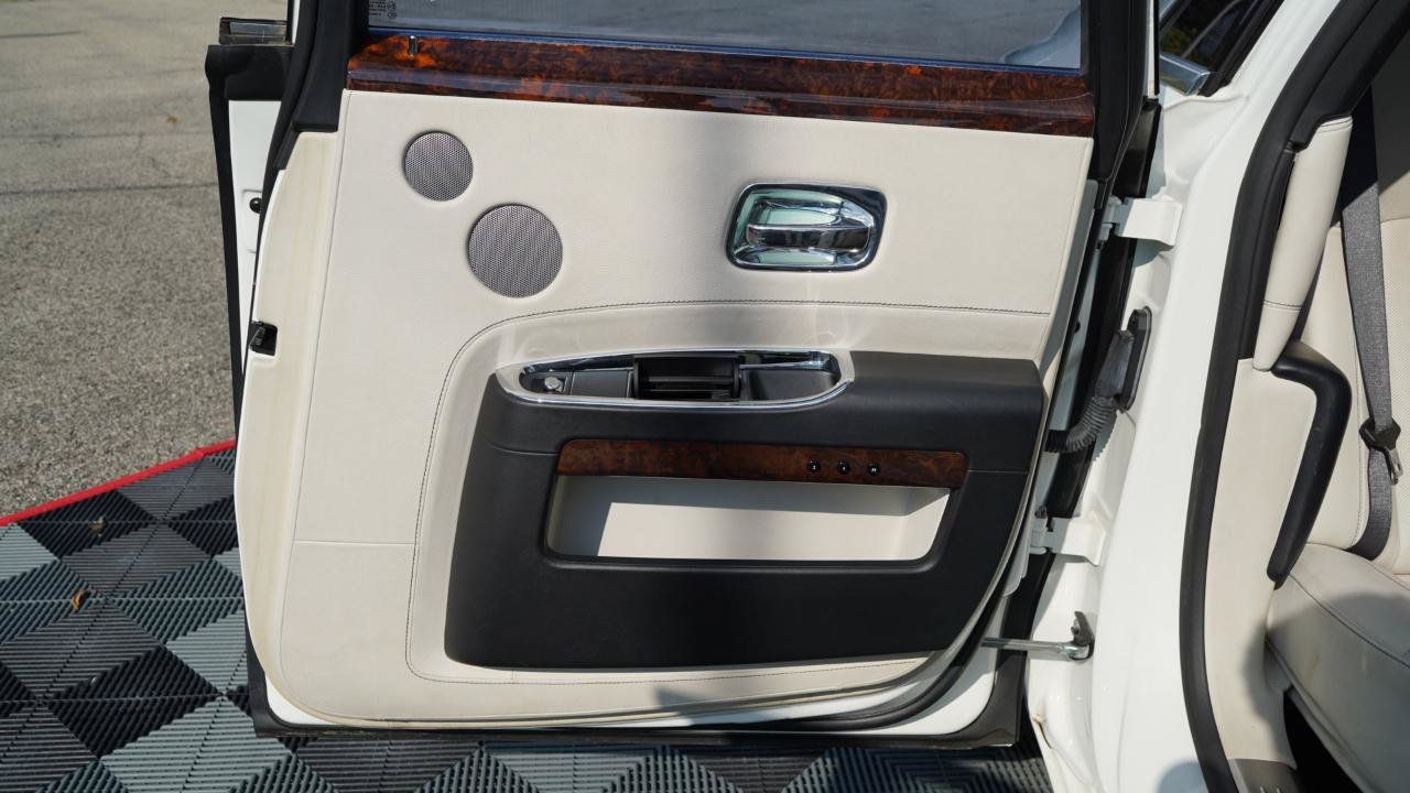 Used 2011 Rolls-Royce Ghost RWD image 59