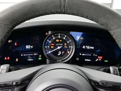 Certified 2024 Porsche 911 Carrera GTS RWD image 9