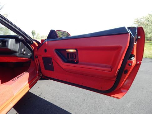 Used 1988 Chevrolet Corvette Convertible RWD image 13