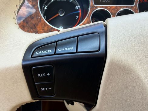 Used 2012 Bentley Flying Spur Flying Spur AWD/4WD image 20