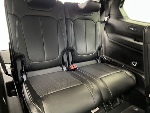 Used 2024 Jeep Grand Cherokee L Limited w/ Luxury Tech Group II image 32