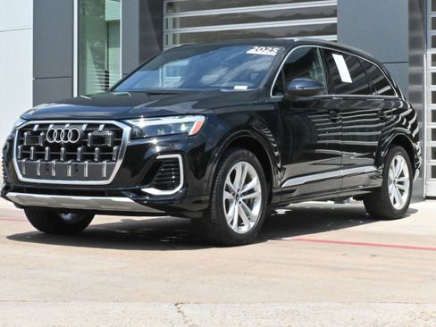 Certified 2025 Audi Q7 3.0T Premium w/ Convenience Package image 5