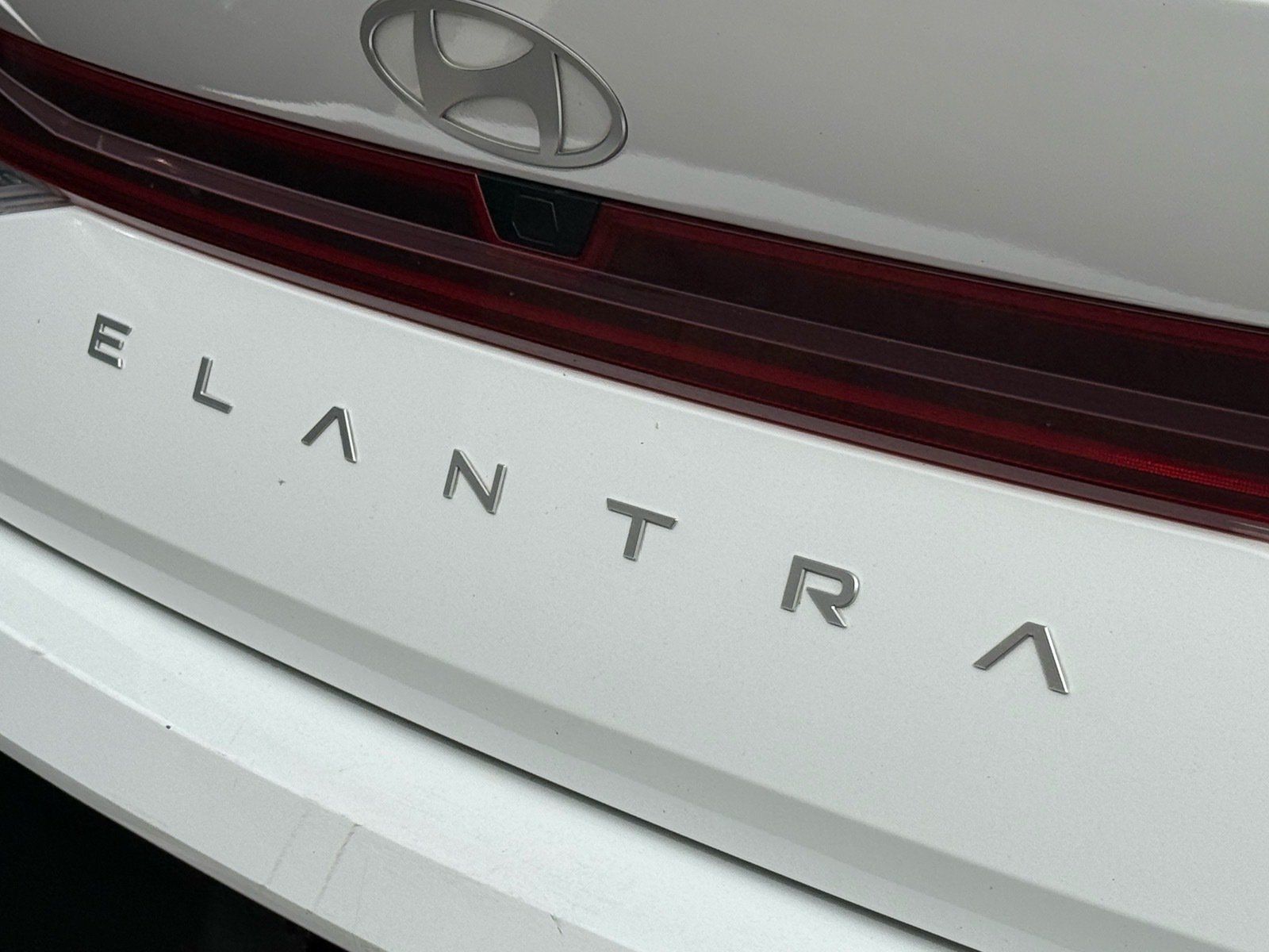 Used 2025 Hyundai Elantra SEL FWD image 11