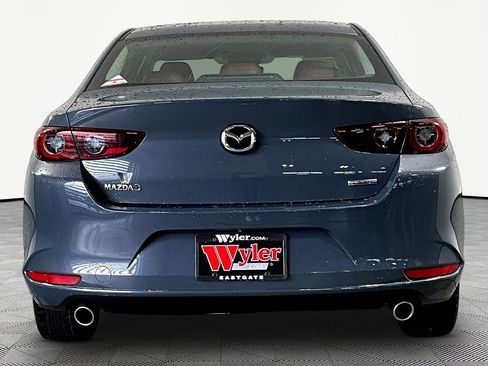Used 2022 MAZDA MAZDA3 s FWD image 5