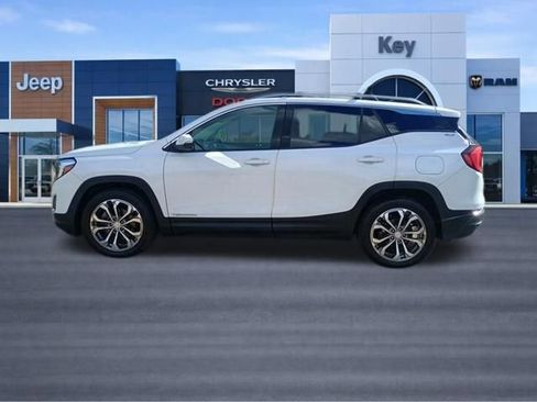 Used 2020 GMC Terrain SLT w/ Preferred Package AWD/4WD image 2