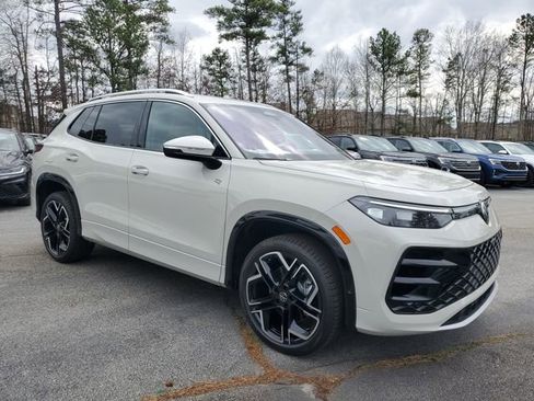 New 2026 Volkswagen Tiguan SEL R-Line image 3