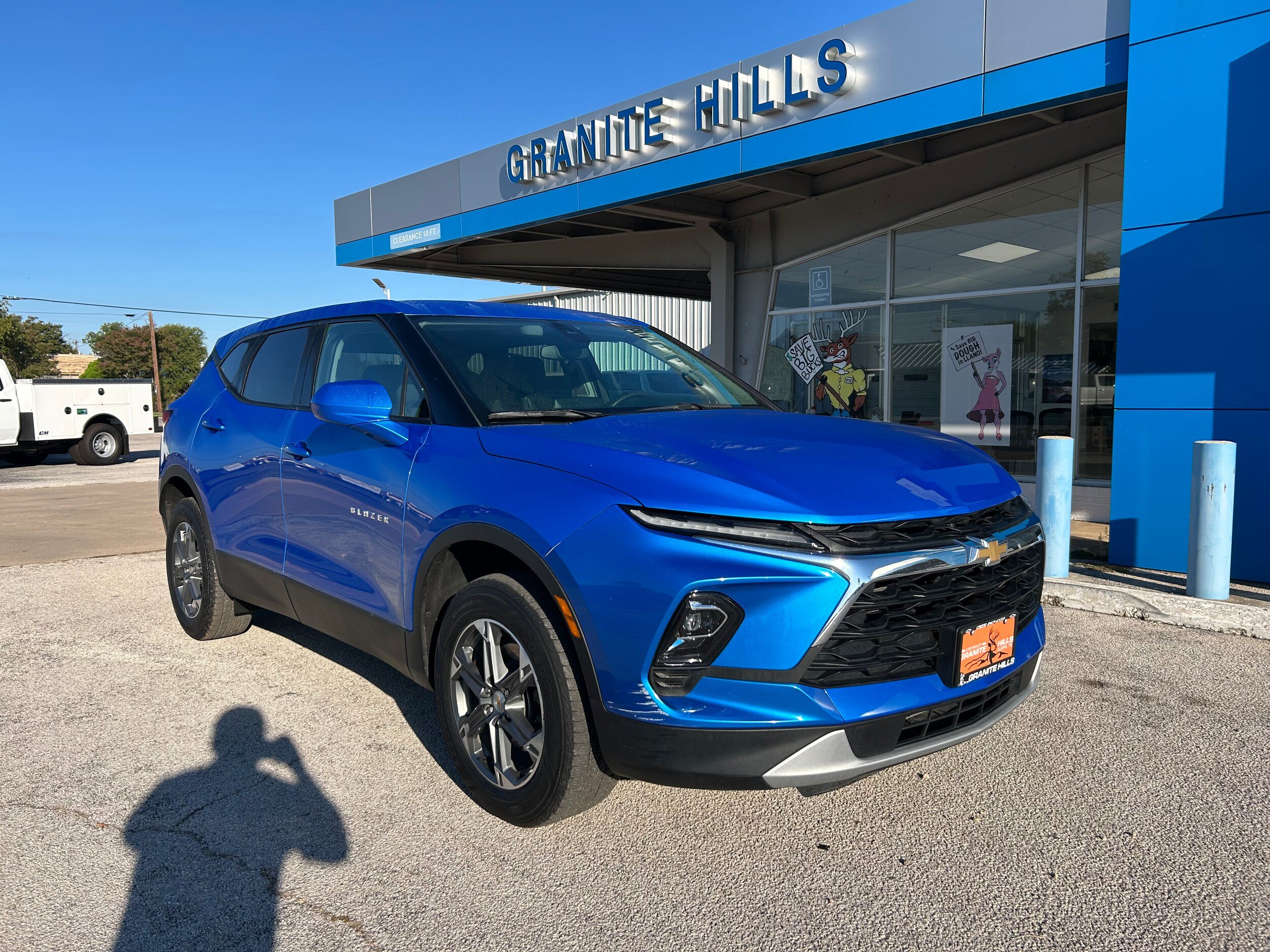 Used 2025 Chevrolet Blazer LT FWD image 1