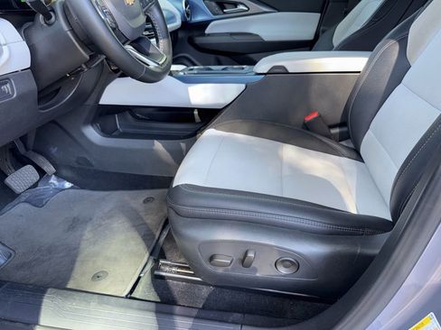 Used 2025 Chevrolet Equinox EV LT FWD image 17