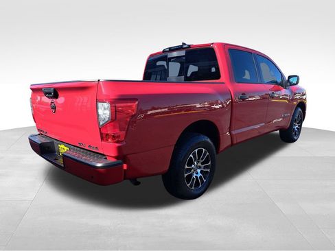 Used 2022 Nissan Titan SV AWD/4WD image 6