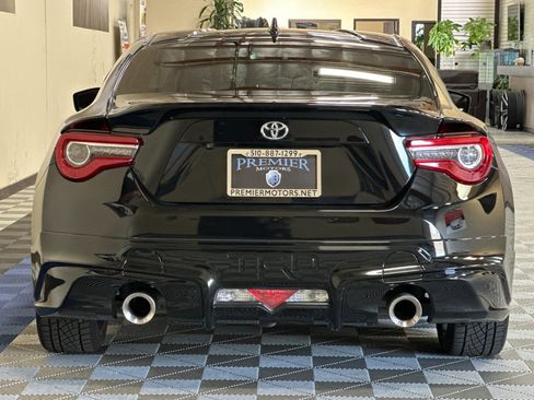 Used 2019 Toyota 86 image 5