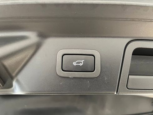 Certified 2020 Land Rover Range Rover Velar R-Dynamic S AWD/4WD image 20