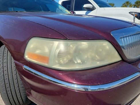 Used 2007 Lincoln Town Car Signature Limited image 5