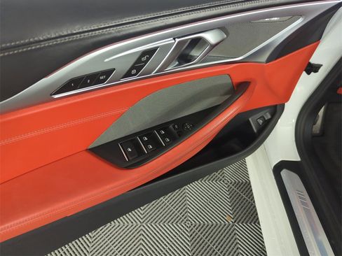 Used 2022 BMW 840i Convertible image 18