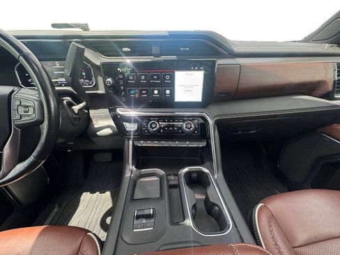 Used 2024 GMC Sierra 3500 Denali Ultimate AWD/4WD image 13