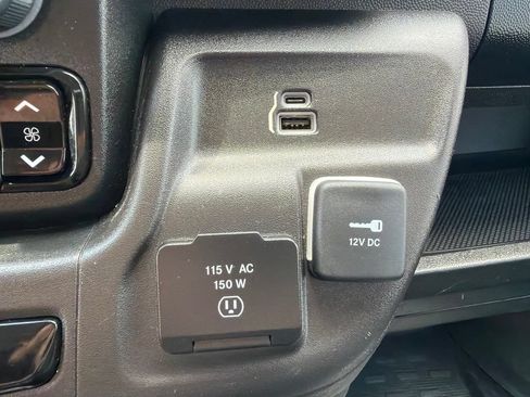 Used 2023 RAM ProMaster 2500 w/ Advance Safety Group (B) FWD image 40