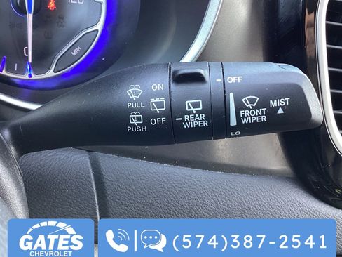 Used 2024 Chrysler Pacifica Touring-L image 35