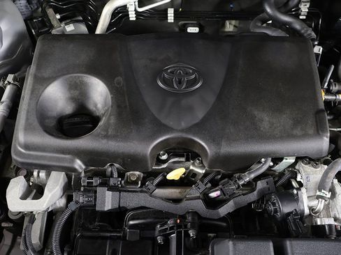 Used 2024 Toyota RAV4 LE AWD/4WD image 14
