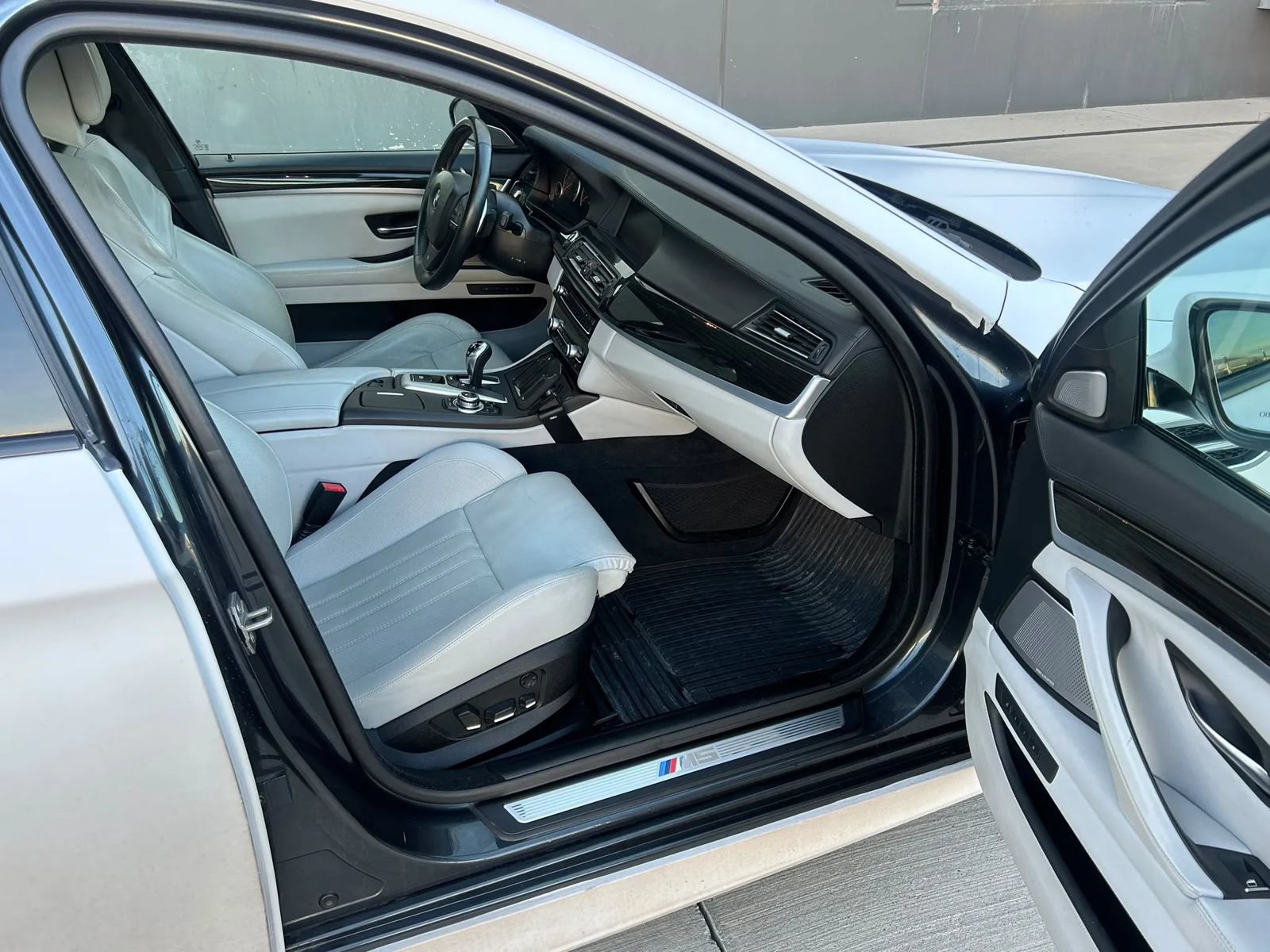 Used 2013 BMW M5 RWD image 12