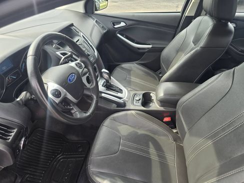 Used 2014 Ford Focus SE w/ Equipment Group 201A FWD image 9