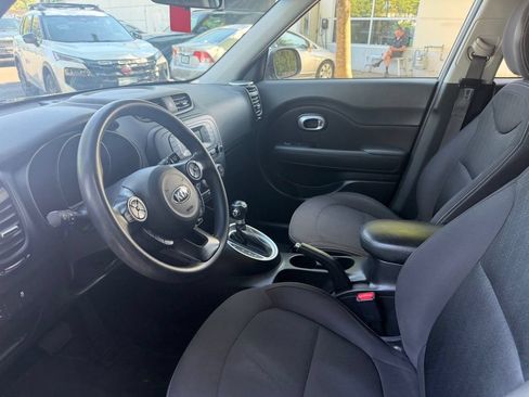 Used 2016 Kia Soul FWD image 12