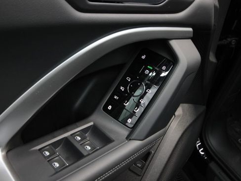 Used 2025 Audi Q5 Premium w/ Convenience Package AWD/4WD image 14