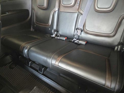 Used 2025 Nissan Armada SL w/ Captain's Chari Seat Package image 30