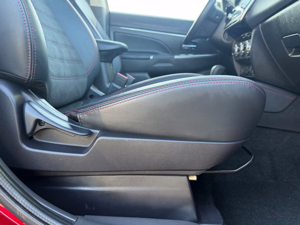 Used 2025 Mitsubishi Outlander Sport SE AWD/4WD image 30