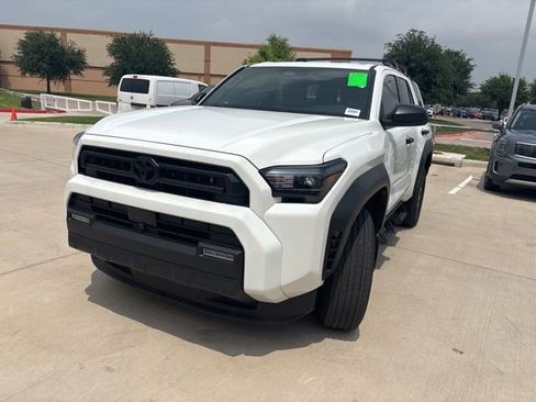 Used 2025 Toyota 4Runner SR5 AWD/4WD image 6