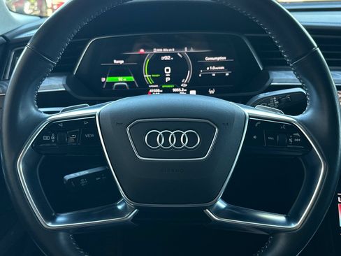 Used 2021 Audi e-tron Prestige w/ Prestige Package AWD/4WD image 23