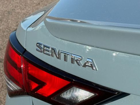 Used 2025 Nissan Sentra SR FWD image 10