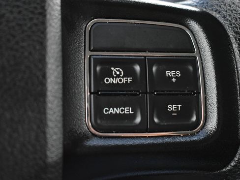 Used 2020 Dodge Journey SE FWD image 19