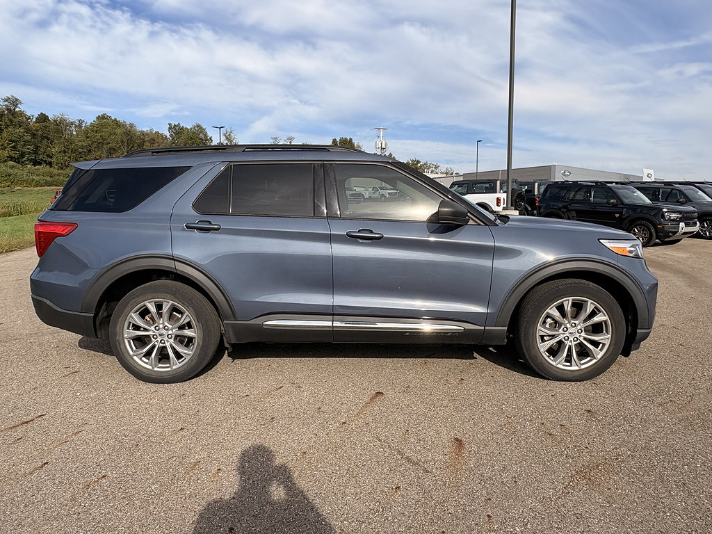 Used 2021 Ford Explorer XLT w/ Equipment Group 202A AWD/4WD image 6