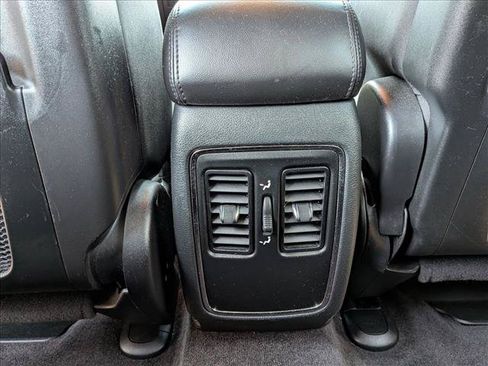 Used 2018 Jeep Grand Cherokee Laredo RWD image 16