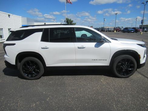 Certified 2024 Chevrolet Traverse RS w/ LPO, Floor Liner Package image 4
