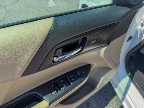 Used 2015 Honda Accord EX-L image 12