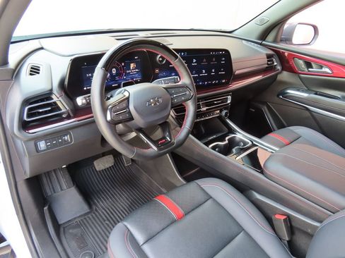 Certified 2026 Chevrolet Traverse RS w/ LPO, Floor Liner Package AWD/4WD image 25
