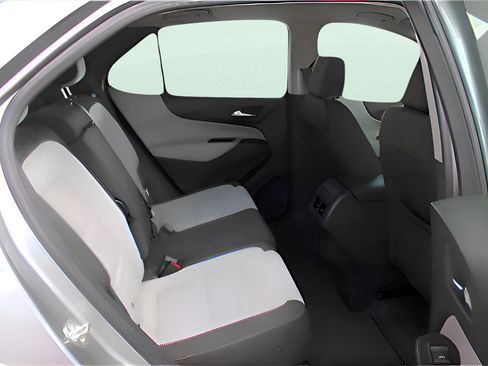 Used 2024 Chevrolet Equinox LS FWD image 28