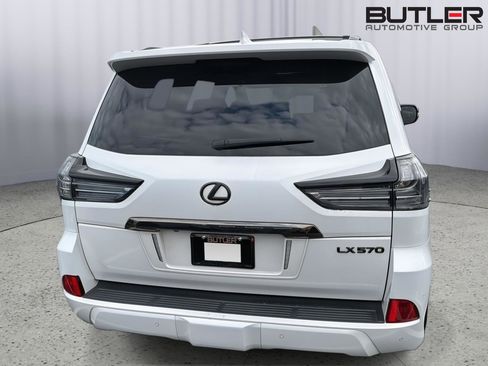 Used 2021 Lexus LX 570 4WD w/ Inspiration Series #2 image 9