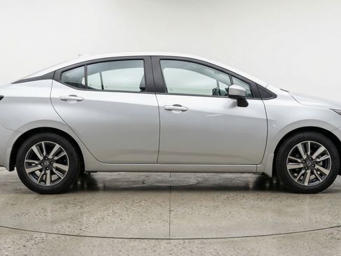 Used 2025 Nissan Versa SV FWD image 11