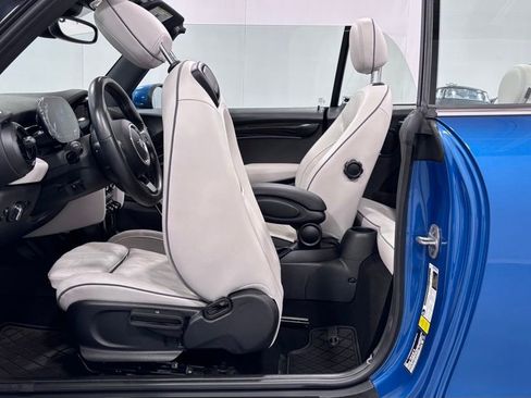 Used 2023 MINI Cooper Convertible w/ Signature Upholstery Package FWD image 21
