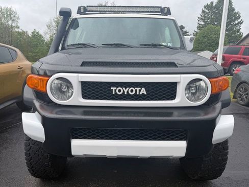 Used 2010 Toyota FJ Cruiser 4WD image 7