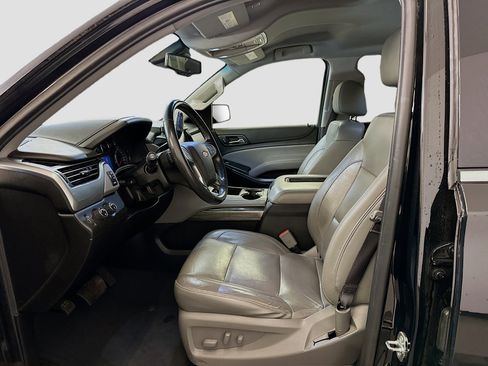 Used 2019 Chevrolet Suburban LT image 13
