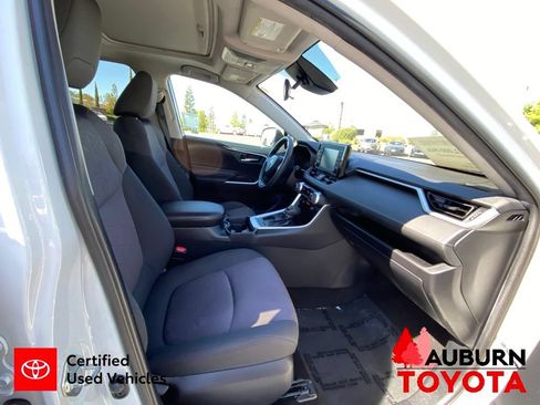 Certified 2019 Toyota RAV4 XLE FWD image 16