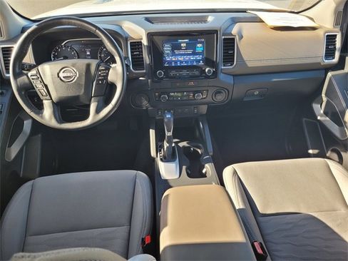 Certified 2022 Nissan Frontier SV image 16
